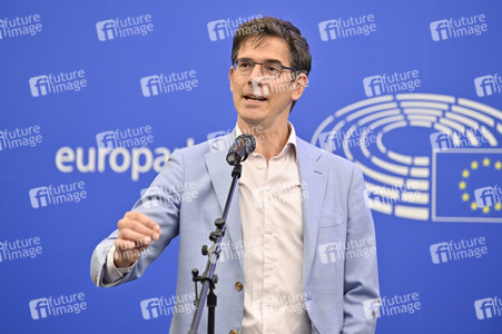 Pressekonferenz zum delegierten Taxonomie-Rechtsakt über Kernenergie und Gas im Europäischen Parlament in Straßburg