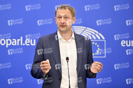 Pressekonferenz zum delegierten Taxonomie-Rechtsakt über Kernenergie und Gas im Europäischen Parlament in Straßburg