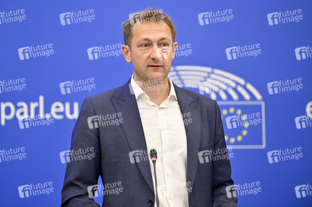 Pressekonferenz zum delegierten Taxonomie-Rechtsakt über Kernenergie und Gas im Europäischen Parlament in Straßburg