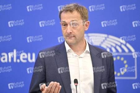 Pressekonferenz zum delegierten Taxonomie-Rechtsakt über Kernenergie und Gas im Europäischen Parlament in Straßburg