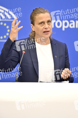Pressekonferenz zum delegierten Taxonomie-Rechtsakt über Kernenergie und Gas im Europäischen Parlament in Straßburg
