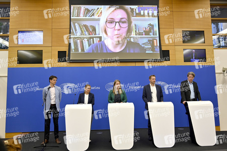 Pressekonferenz zum delegierten Taxonomie-Rechtsakt über Kernenergie und Gas im Europäischen Parlament in Straßburg