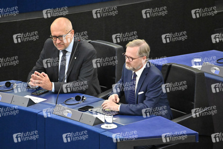 Petr Fiala stellt Prioritäten der tschechischen EU-Ratspräsidentschaft vor im EU-Parlament in Straßburg