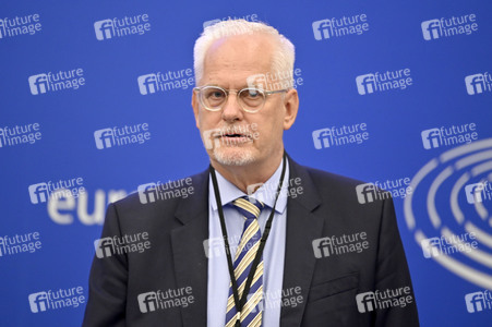 Pressekonferenz EU-Finanzierung für Ungarn gemäß der Rechtsstaatlichkeits-Konditionalitätsverordnung im EU-Parlament in Straßburg