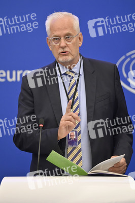 Pressekonferenz EU-Finanzierung für Ungarn gemäß der Rechtsstaatlichkeits-Konditionalitätsverordnung im EU-Parlament in Straßburg