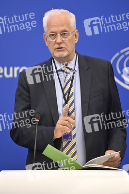 Pressekonferenz EU-Finanzierung für Ungarn gemäß der Rechtsstaatlichkeits-Konditionalitätsverordnung im EU-Parlament in Straßburg