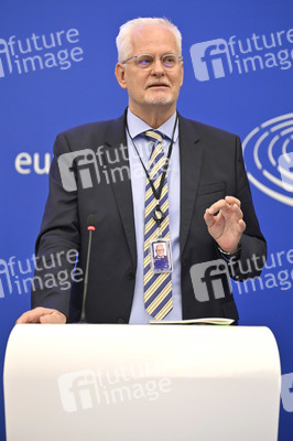 Pressekonferenz EU-Finanzierung für Ungarn gemäß der Rechtsstaatlichkeits-Konditionalitätsverordnung im EU-Parlament in Straßburg