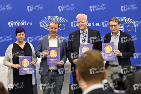Pressekonferenz EU-Finanzierung für Ungarn gemäß der Rechtsstaatlichkeits-Konditionalitätsverordnung im EU-Parlament in Straßburg