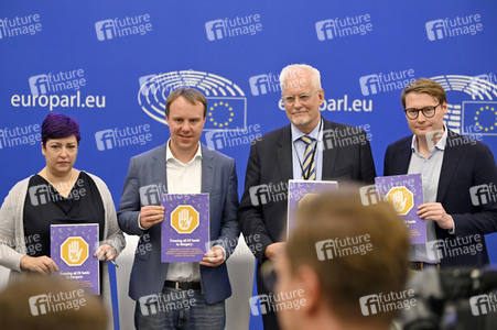 Pressekonferenz EU-Finanzierung für Ungarn gemäß der Rechtsstaatlichkeits-Konditionalitätsverordnung im EU-Parlament in Straßburg