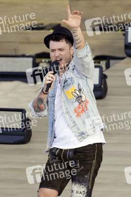 TV-Show 'Die große Schlagerstrandparty 2022 - Es geht wieder los!' in Gelsenkirchen