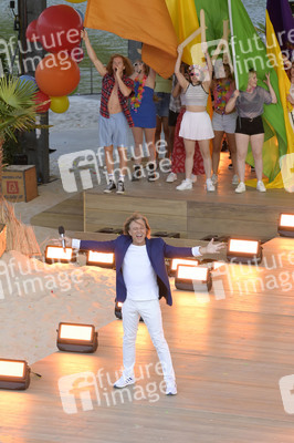 TV-Show 'Die große Schlagerstrandparty 2022 - Es geht wieder los!' in Gelsenkirchen