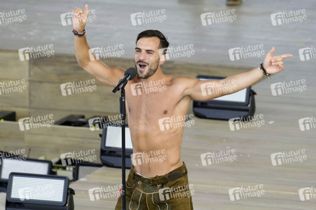 TV-Show 'Die große Schlagerstrandparty 2022 - Es geht wieder los!' in Gelsenkirchen