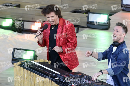 TV-Show 'Die große Schlagerstrandparty 2022 - Es geht wieder los!' in Gelsenkirchen