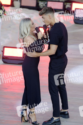 TV-Show 'Die große Schlagerstrandparty 2022 - Es geht wieder los!' in Gelsenkirchen