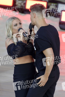 TV-Show 'Die große Schlagerstrandparty 2022 - Es geht wieder los!' in Gelsenkirchen