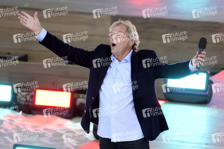 TV-Show 'Die große Schlagerstrandparty 2022 - Es geht wieder los!' in Gelsenkirchen