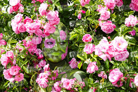 NATURE ART: Rosen / Roses Bodypainting
