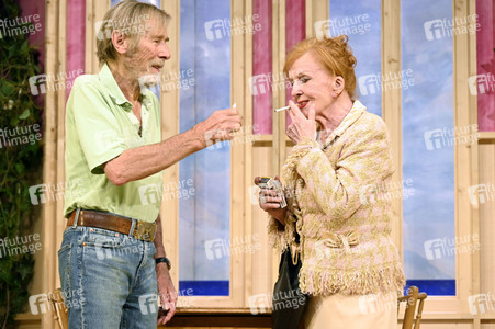 Theaterprobe 'Bis zum Horizont, dann links!' in München