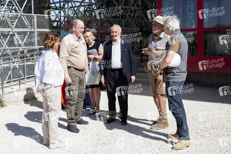 Prinz Albert II. von Monaco besucht Ausgrabungen bei Burgos