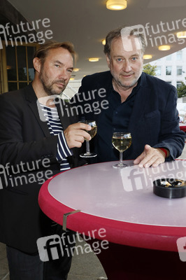 Theaterpremiere 'Brauchen Sie 'ne Quittung' in Berlin