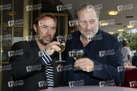 Theaterpremiere 'Brauchen Sie 'ne Quittung' in Berlin