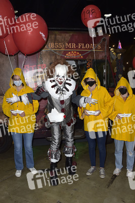 Midsummer Scream Convention in Long Beach