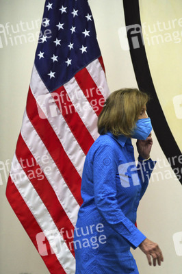 Pressekonferenz mit Nancy Pelosi in Tokio