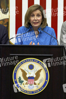 Pressekonferenz mit Nancy Pelosi in Tokio