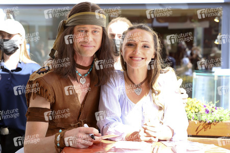 Autogrammstunde der Karl-May-Festspiele in Bad Segeberg