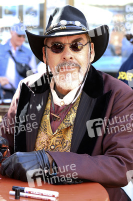 Autogrammstunde der Karl-May-Festspiele in Bad Segeberg