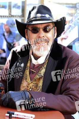 Autogrammstunde der Karl-May-Festspiele in Bad Segeberg