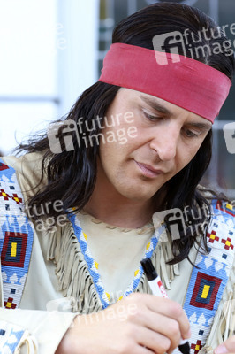 Autogrammstunde der Karl-May-Festspiele in Bad Segeberg