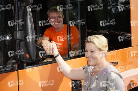 Franziska Giffey bei einer Spendenaktion für Kiew in Berlin