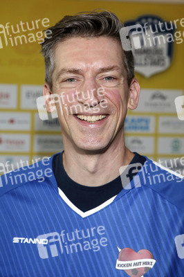Pressekonferenz zum Benefiz-Fußballspiel 'Kicken mit Herz' 2022 in Hamburg