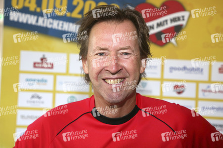 Pressekonferenz zum Benefiz-Fußballspiel 'Kicken mit Herz' 2022 in Hamburg