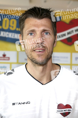 Pressekonferenz zum Benefiz-Fußballspiel 'Kicken mit Herz' 2022 in Hamburg
