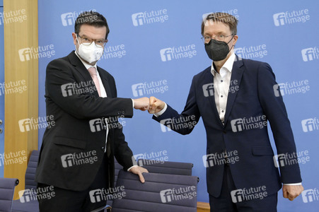 Bundespressekonferenz 'Das neue Infektionsschutzgesetz' in Berlin