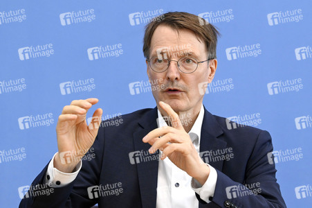 Bundespressekonferenz 'Das neue Infektionsschutzgesetz' in Berlin