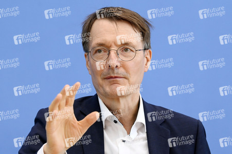 Bundespressekonferenz 'Das neue Infektionsschutzgesetz' in Berlin