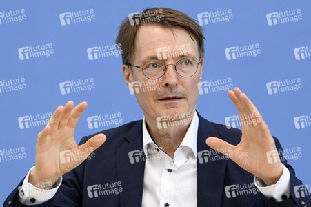 Bundespressekonferenz 'Das neue Infektionsschutzgesetz' in Berlin