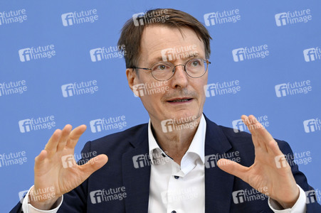 Bundespressekonferenz 'Das neue Infektionsschutzgesetz' in Berlin