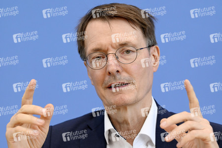 Bundespressekonferenz 'Das neue Infektionsschutzgesetz' in Berlin