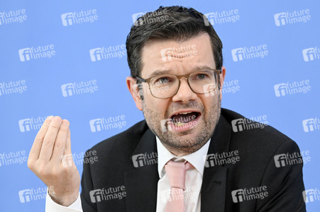 Bundespressekonferenz 'Das neue Infektionsschutzgesetz' in Berlin