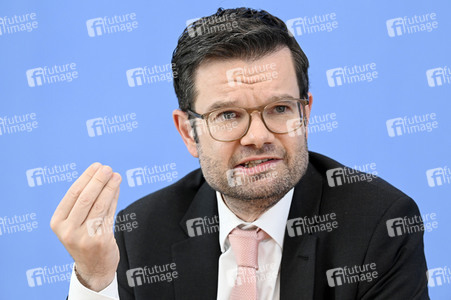 Bundespressekonferenz 'Das neue Infektionsschutzgesetz' in Berlin