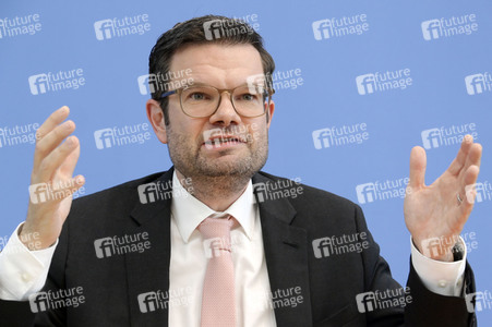 Bundespressekonferenz 'Das neue Infektionsschutzgesetz' in Berlin