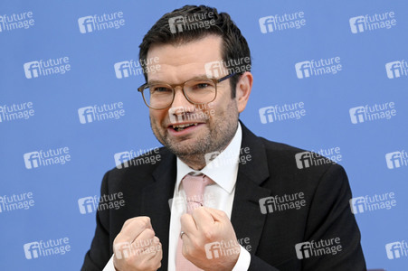 Bundespressekonferenz 'Das neue Infektionsschutzgesetz' in Berlin