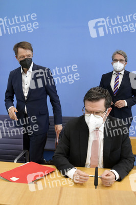 Bundespressekonferenz 'Das neue Infektionsschutzgesetz' in Berlin