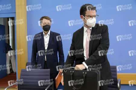 Bundespressekonferenz 'Das neue Infektionsschutzgesetz' in Berlin