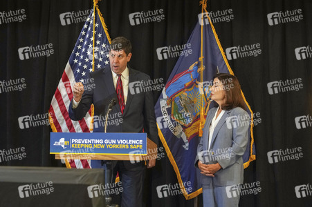 Pressekonferenz zur Bekämpfung von Waffengewalt in New York