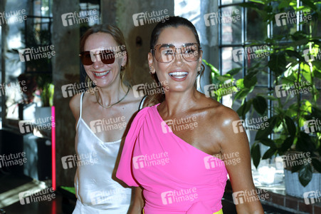 Launch der Brillenkollektion von Jana Ina Zarrella in Köln